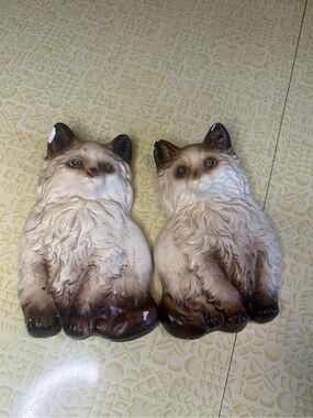 Vintage Pair of Ceramic Siamese Cat Figurines in Cream and Brown